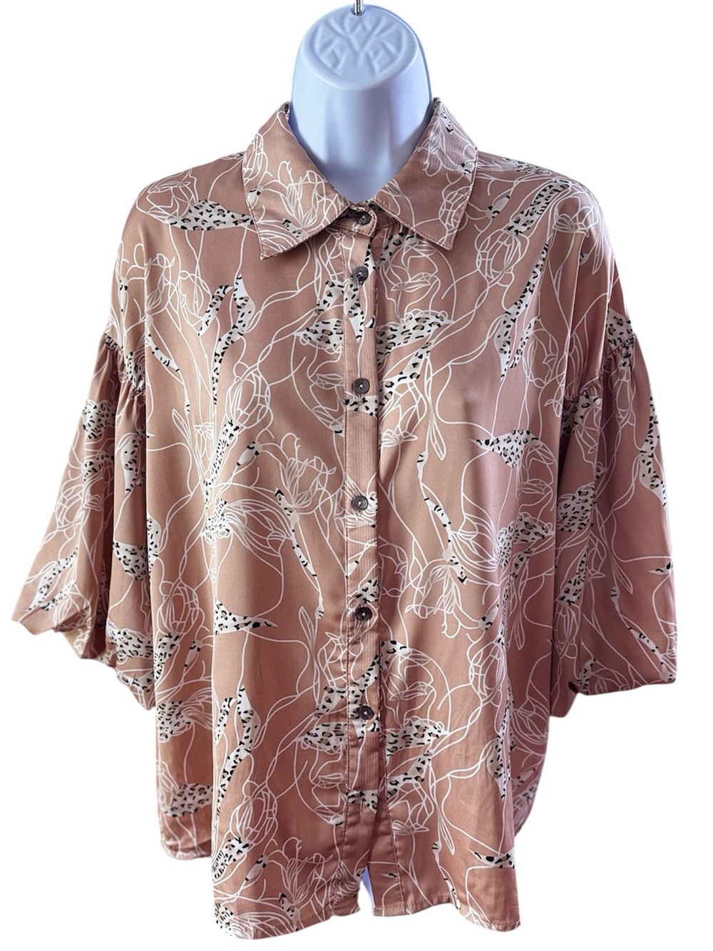 Entro Relaxed Floral with leopards Button-Up Blouse - size S